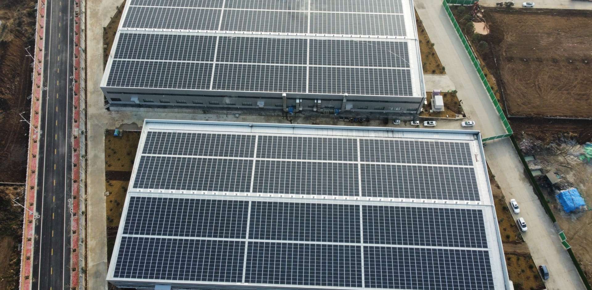 1920-2021年3月，河南唐河縣 中部食品城BIPV光伏項(xiàng)目，裝機(jī)量1.8MW，年發(fā)電200萬度，滿足45%用電需求.jpg